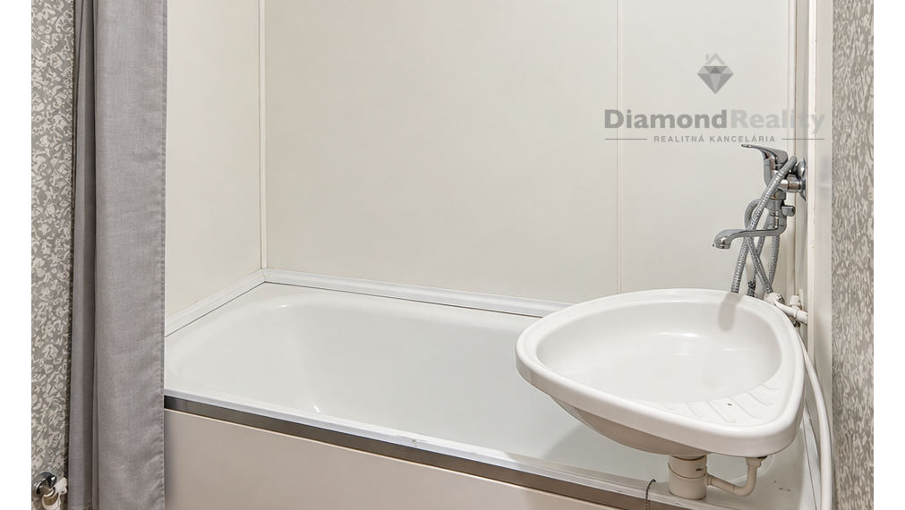 Na predaj 2 izbový byt, Sečovce, Obchodná ulica, 54 m²