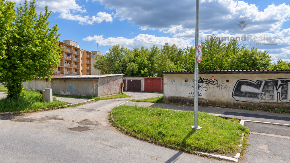 Na predaj garáž s elektrinou na ulici Petzvalova, Košice - Západ (Terasa).