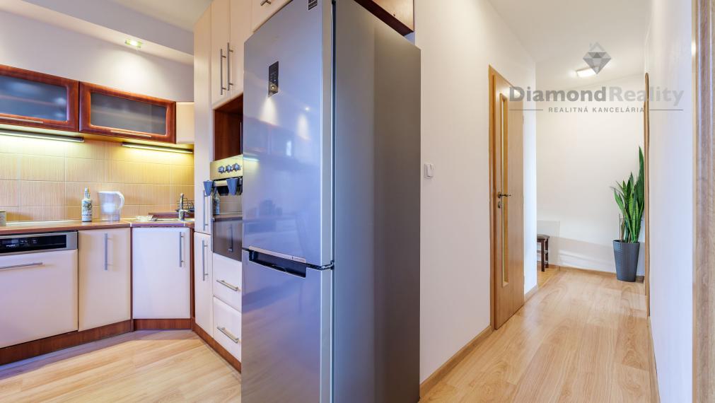 2 izbový byt (56m2) po čiastočnej rekonštrukcii, Lodžia, Jegorovovo námestie – Furča, Košice