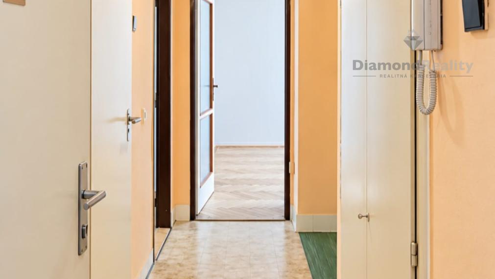 2-IZBOVÝ BYT V CENTRE KOŠÍC | HAVIARSKA | 55 m² | BALKÓN | TEHLOVÝ DOM