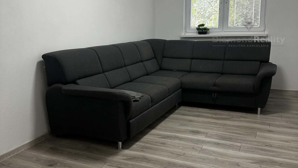 Na predaj 3 izbový byt Vráble-sídlisko Kaška