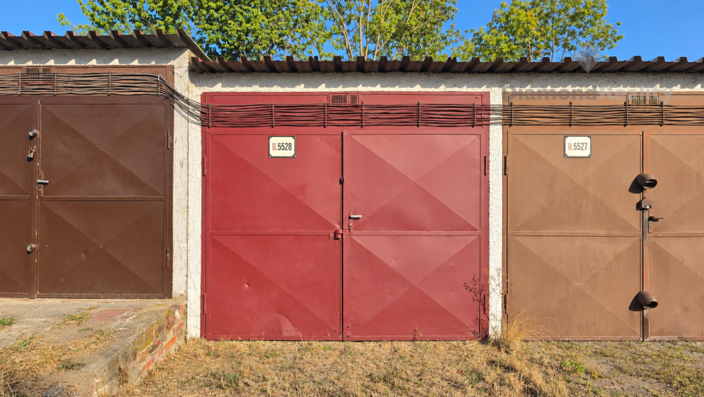 Na predaj garáž s elektrinou na ulici Petzvalova, Košice - Západ (Terasa).