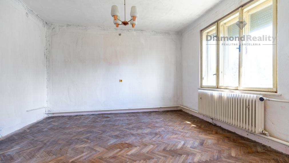 Na predaj starší rodinný dom v obci Mokrance, Košice - okolie.