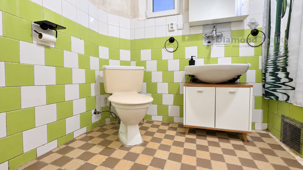 Na predaj veľký 3 izbový byt ulica Liesková , Košice - Vyšné Opátske