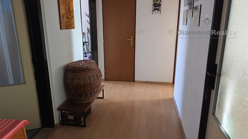 Na predaj 4-izbový byt na ulici Dvorkinova, Dargovských hrdinov-Furča, Košice