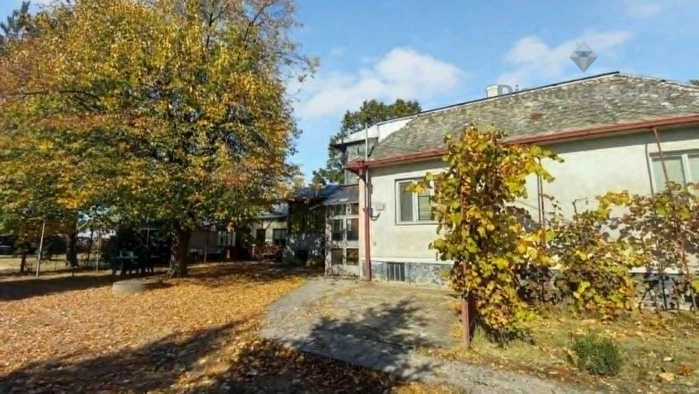 Rodinný dom s veľkým pozemkom a možnosťou výstavby