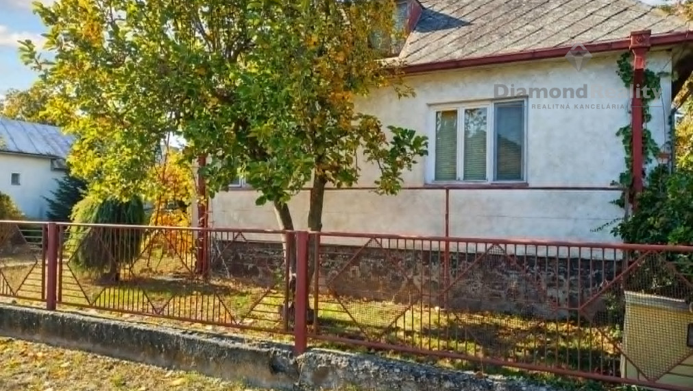 Rodinný dom s veľkým pozemkom a možnosťou výstavby