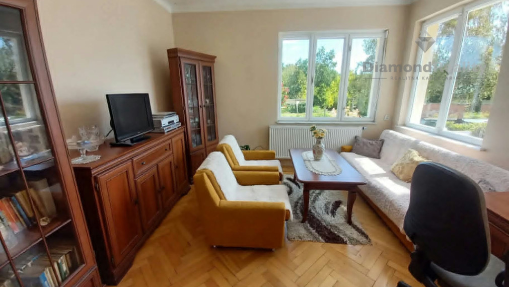 Rodinný dom s veľkým pozemkom a možnosťou výstavby