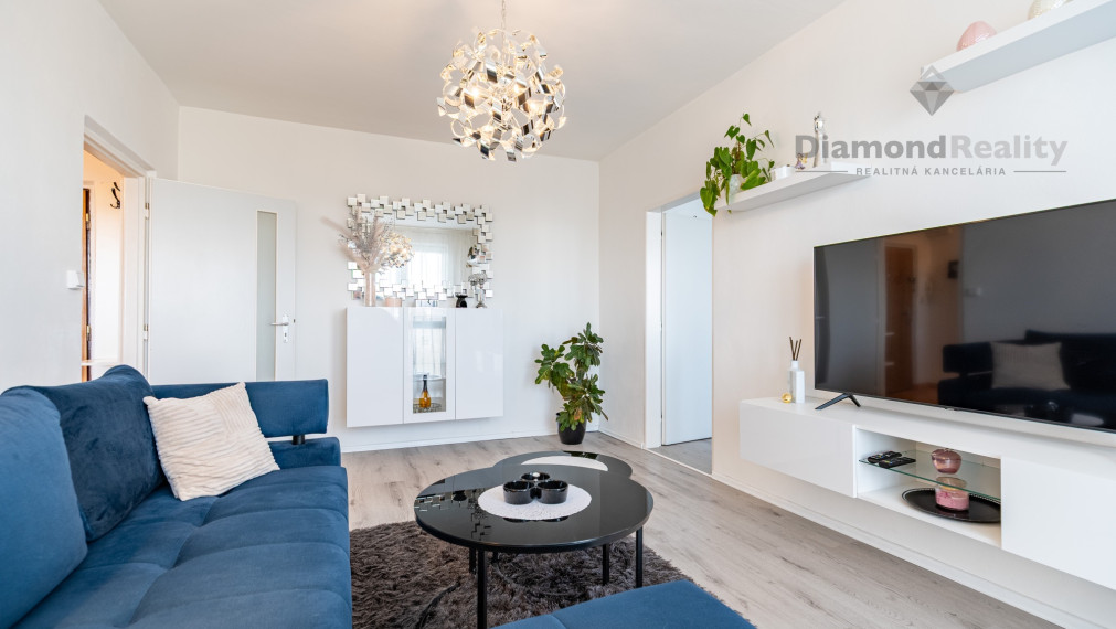 NA PREDAJ 2 IZBOVÝ BYT S DVOMI LODŽIAMI PO REKONŠTRUKCIÍ