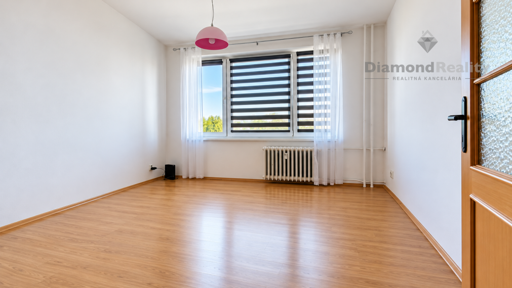 Prenájom 3-izb. byt/ Klimatizácia/ Balkón – Štítova / Košice