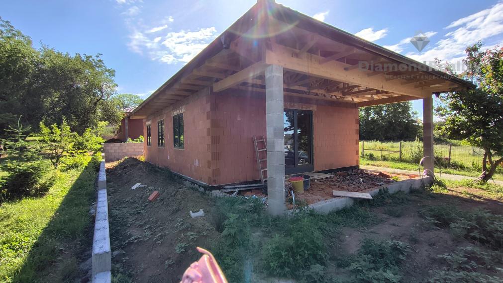 🏡 NOVÝ 4-IZBOVÝ BUNGALOV V ČEĽADICIACH – VLASTNÝ DOM SO ZÁHRADOU UŽ ZA 189 000 €!