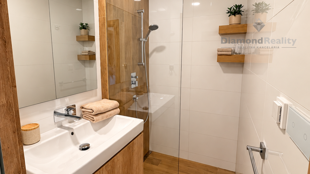 🏡 Prenájom 3-izbový byt s klimatizáciou a možnosťou garáže