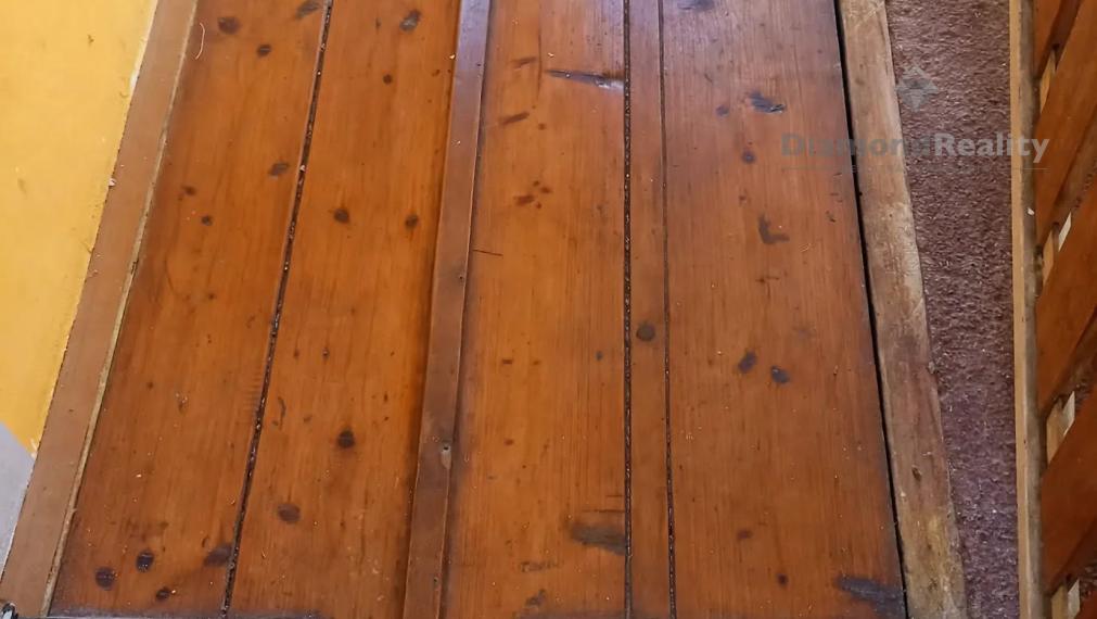 6-IZBOVÝ STARŠÍ RODINNÝ DOM S KRÁSNOU ZÁHRADOU – FORRÓ