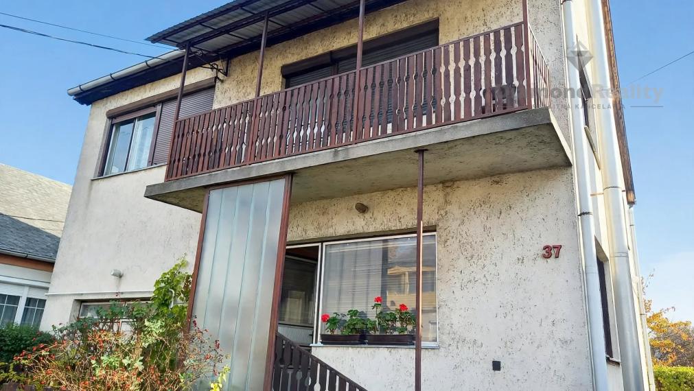6-IZBOVÝ STARŠÍ RODINNÝ DOM S KRÁSNOU ZÁHRADOU – FORRÓ