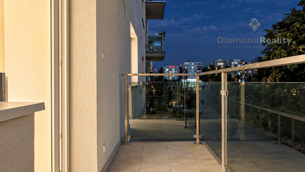 🏡 MODERNÉ BÝVANIE V NOVOSTAVBE / 2-IZBOVÝ APARTMÁN S BALKÓNOM