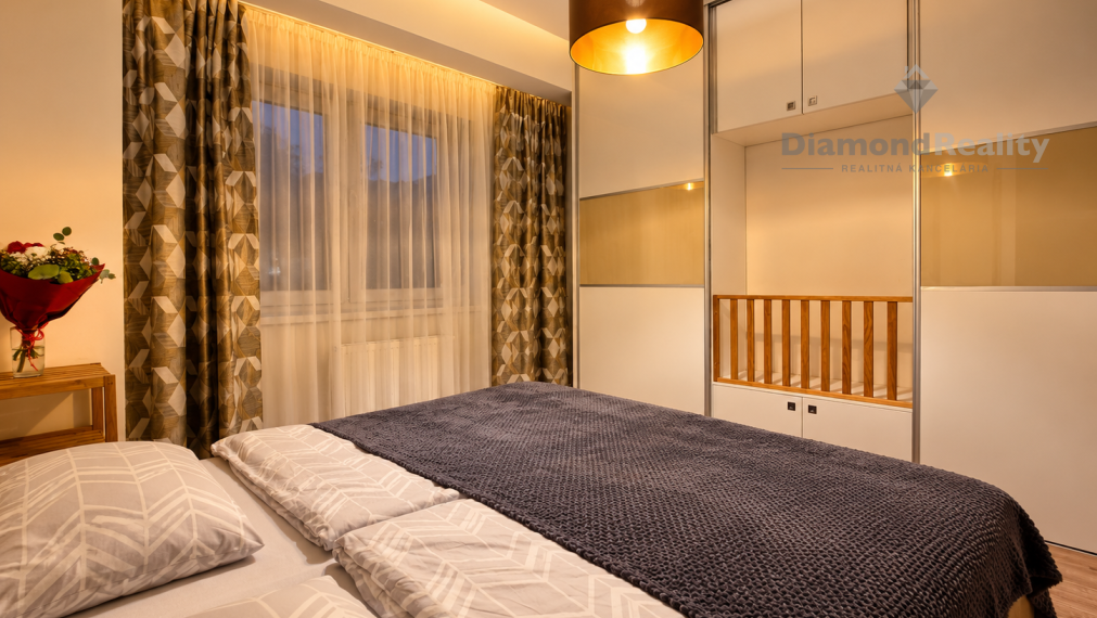 🏡 MODERNÉ BÝVANIE V NOVOSTAVBE / 2-IZBOVÝ APARTMÁN S BALKÓNOM