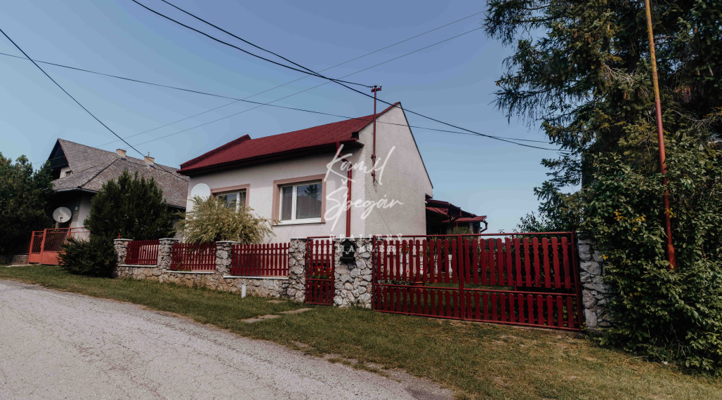 Ponúkam na predaj útulný rodinný dom v Slanskom Novom Meste
