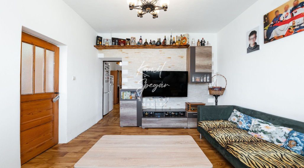 Ponúka na predaj RD Valaliky