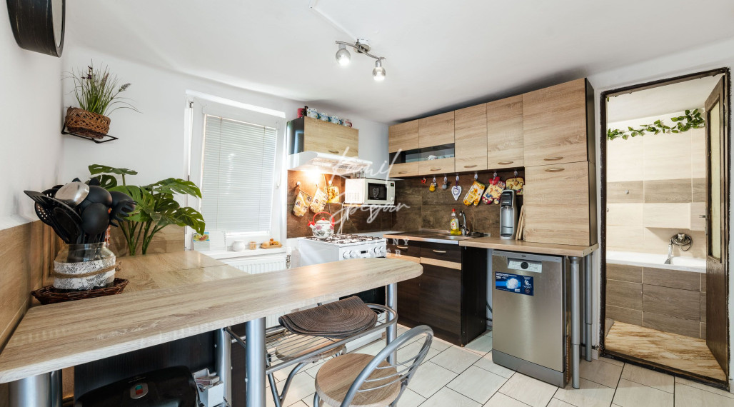 Ponúka na predaj RD Valaliky