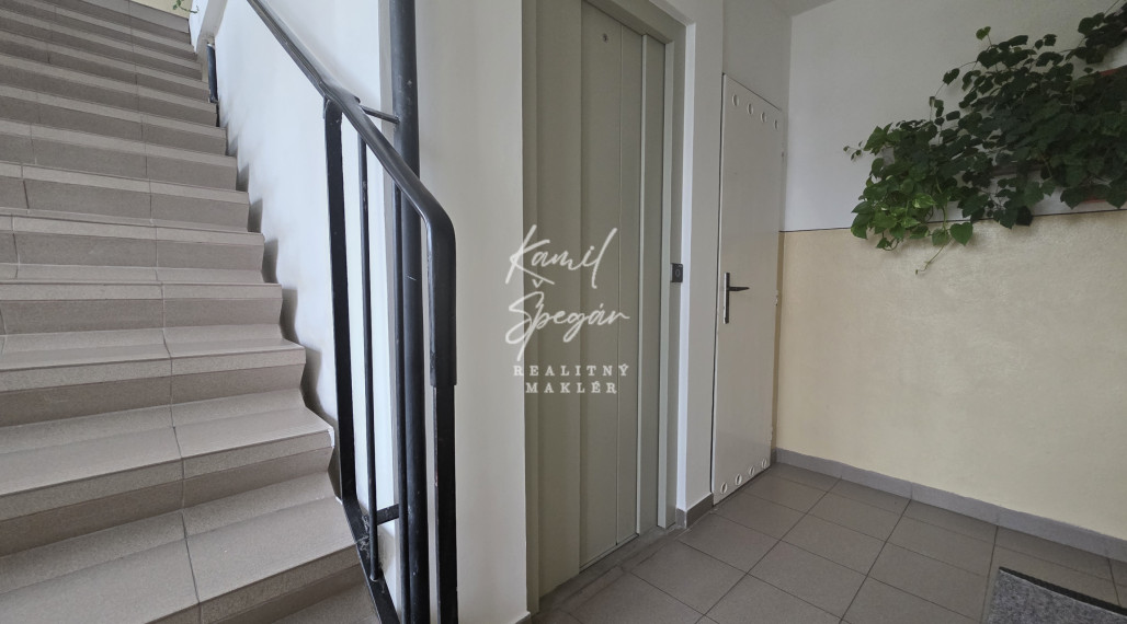 Ponúkam na predaj 1,5 izbový  byt Jaltská, Dargovských hrdinov