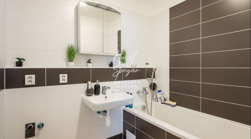 Na predaj moderný 3 izbový byt , Sídlisko KVP, Na ulici Grunte 3