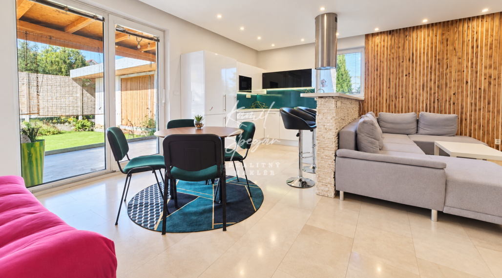 Rodinný dom s vlastným podnikaním a 5 Apartmánmi v obci Budimír