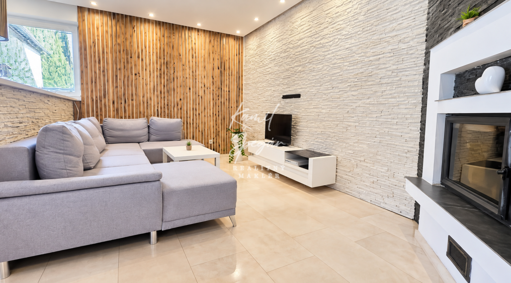 Rodinný dom s vlastným podnikaním a 5 Apartmánmi v obci Budimír