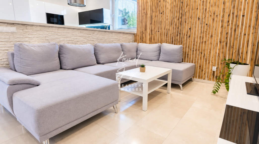 Rodinný dom s vlastným podnikaním a 5 Apartmánmi v obci Budimír