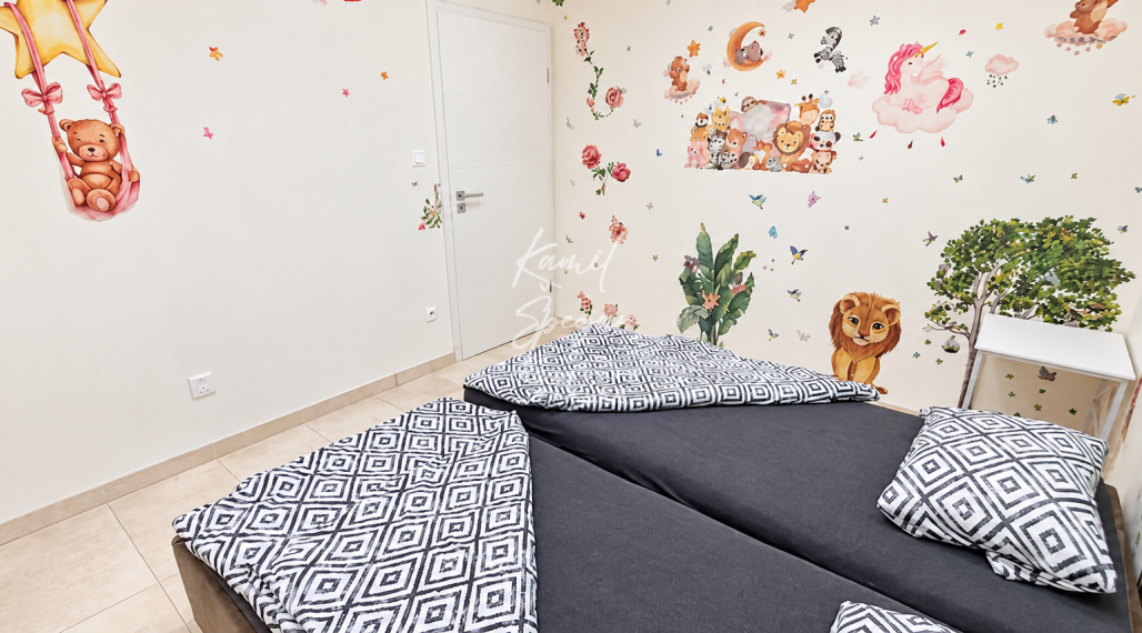 Rodinný dom s vlastným podnikaním a 5 Apartmánmi v obci Budimír