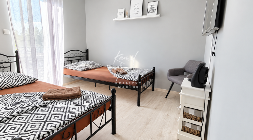 Rodinný dom s vlastným podnikaním a 5 Apartmánmi v obci Budimír