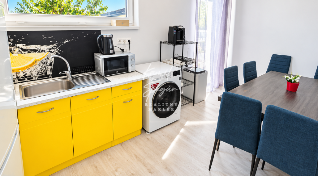 Rodinný dom s vlastným podnikaním a 5 Apartmánmi v obci Budimír