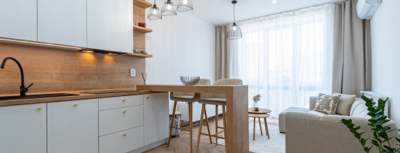 NA PREDAJ 3 IZBOVÝ TEHLOVÝ BYT PO MODERNEJ REKONŠTRUKCII | 56m2 + BALKÓN | ZIMNÁ ULICA