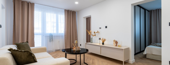 NA PREDAJ ZREKONŠTRUOVANÝ 4-IZBOVÝ BYT NA ULICI VÝSTAVBY, KOŠICE - ZÁPAD.