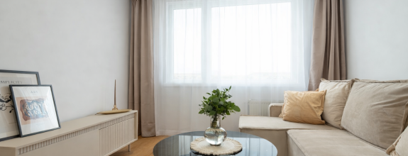 NA PREDAJ MENŠÍ 2 IZBOVÝ BYT PO KOMPLETNEJ REKONŠTRUKCII NA ULICI NÁMESTIE KOZMONAUTOV, (NAD JAZEROM)