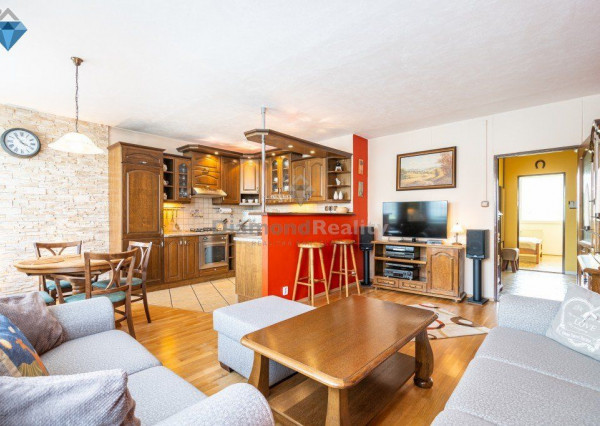 REZERVOVANÉ | NA PREDAJ 3 IZBOVÝ BYT, TERASA, LESNÍCKA UL.