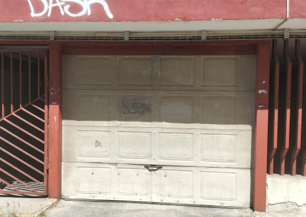 Ponúkam na predaj  GARÁŽ na Sídlisku Ťahanovce.