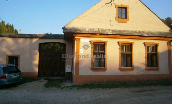 Na predaj historický 3 izbový RD, Medzev
