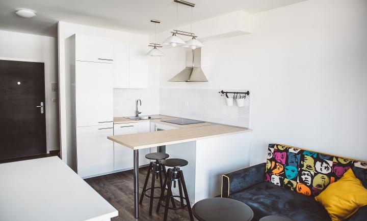 Na prenájom nový zariadený 1,5 izbový byt s balkónom a garážou, Arboria, Trnava