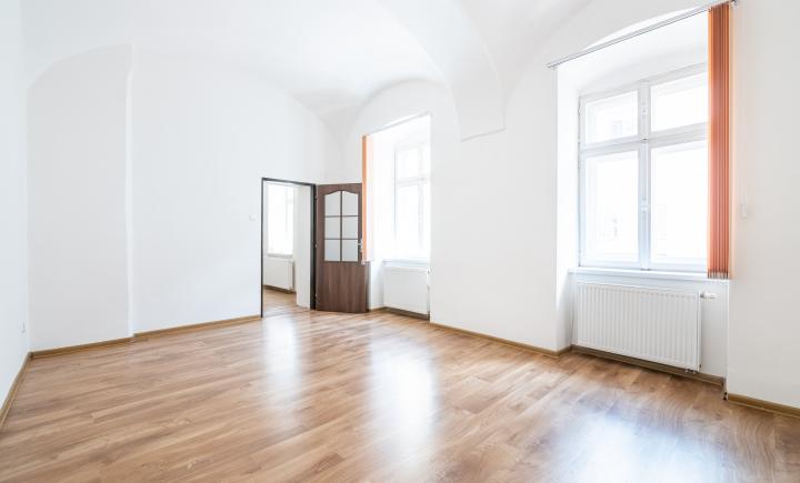 NA PRENÁJOM 2 IZBOVÝ BYT NA HLAVNEJ ULICI, 50m2