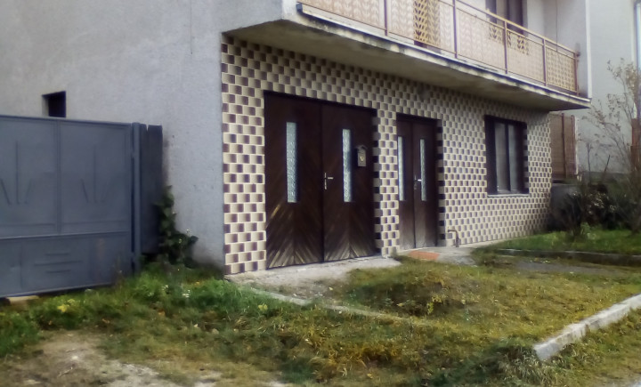 NA PREDAJ RODINNÝ DOM, Cerová