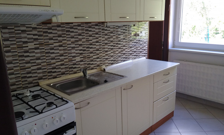 Na prenájom 4 izbový 100 m2 veľký byt s dvojgarážou, balkónom