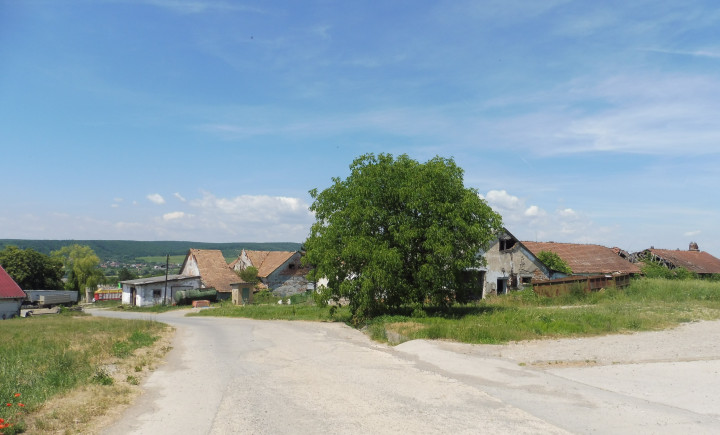 Budova, poľn. objekty a pozemky v areáli, Rozhanovce, Košice - okolie