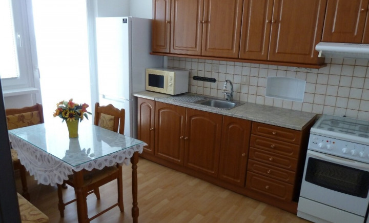 Na prenájom zariadený 3 izbový byt s balkónom, Starý Dvor, Pezinok