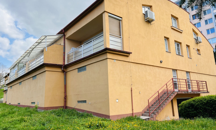 Na predaj priestranná garáž v polyfunkčnom dome, Lidické námestie, Košice - Dargovských hrdinov