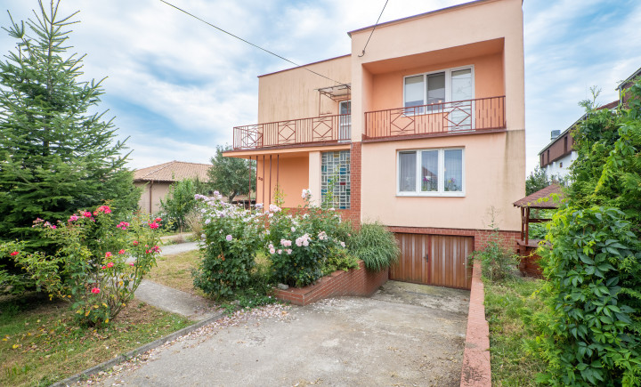 NA PREDAJ 5 IZBOVÝ RODINNÝ DOM | 2656m² POZEMOK | KECHNEC