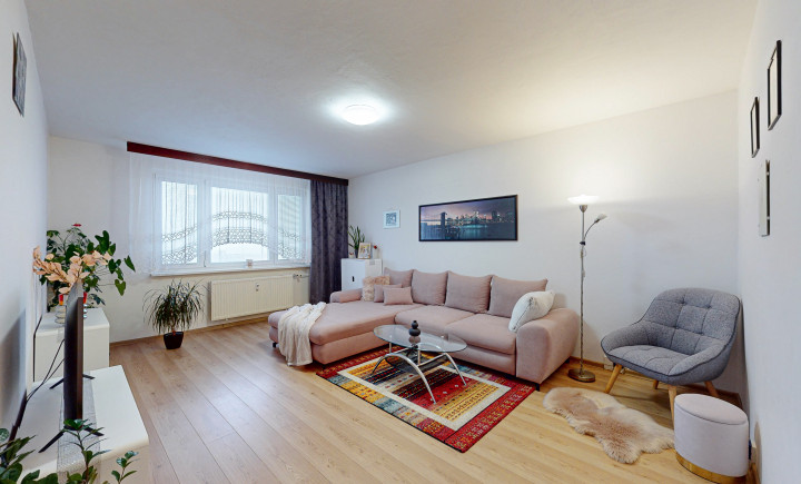 NA PREDAJ 4. IZBOVÝ BYT S LOGGIOU, BELEHRADSKÁ UL. , ŤAHANOVCE