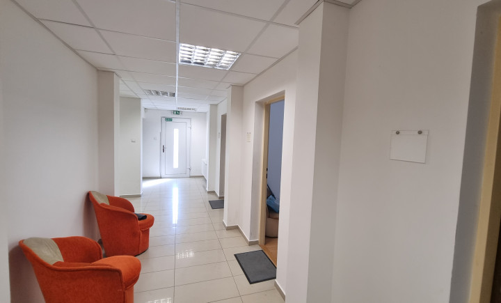 administratívna budova, pozemok