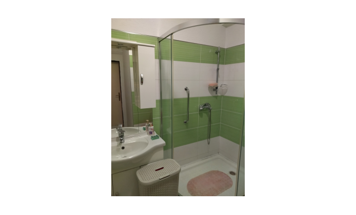 Na prenájom pekný prerobený 1 izbový byt, ulica Modranská, Trnava