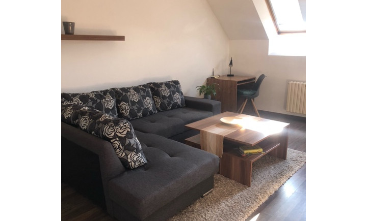 Na prenájom pekný zariadený 1,5 izbový byt Na Hlinách Trnava.