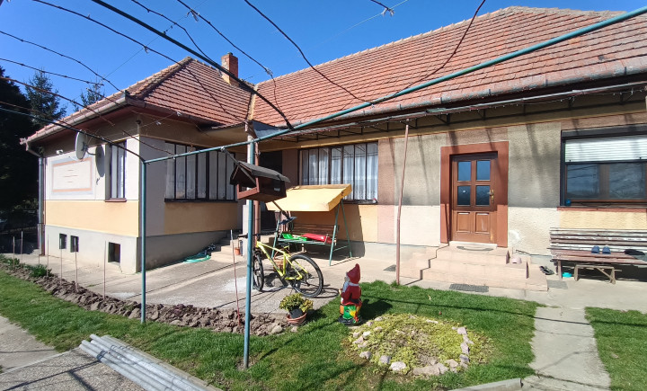 Rezervované!Na predaj rodinný dom v malebnej obci Lula